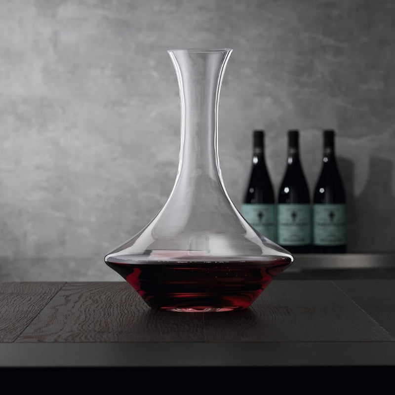 Modern Crystal Wine Decanter With Wide Base For Aeration