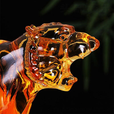 Classic Tiger Designed Wine Decanter